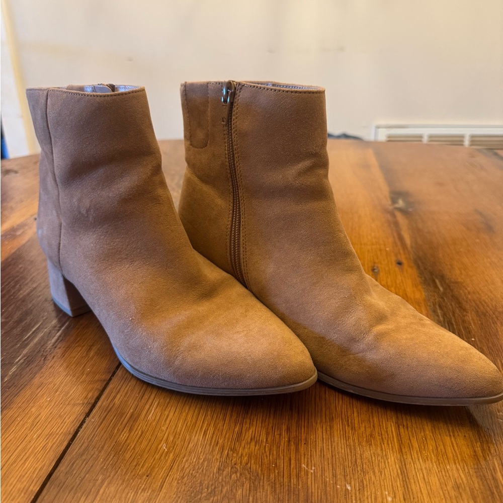 Chic Women's Brown Ankle Booties
